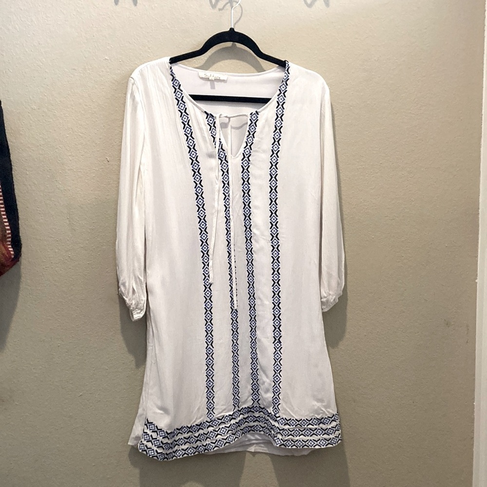 Solitaire embroidered dress